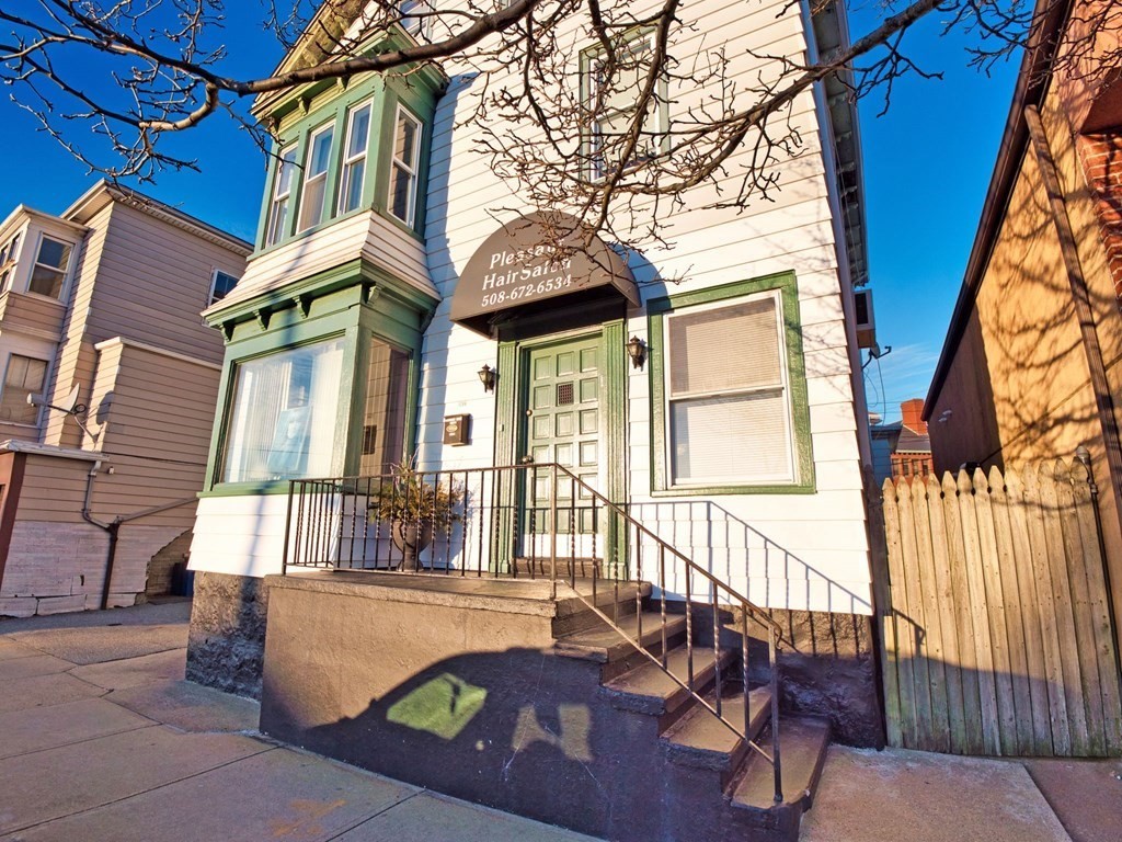 1244 Pleasant St