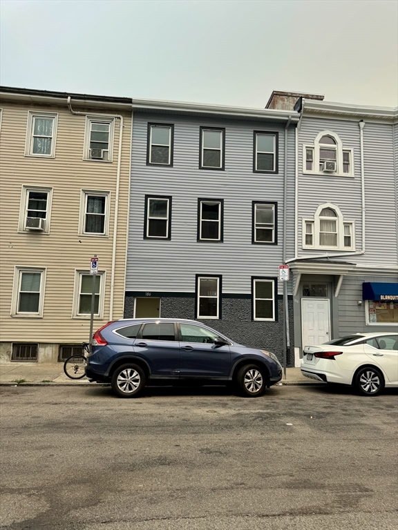 Click for 186 Marion ST #1, Boston, MA slideshow