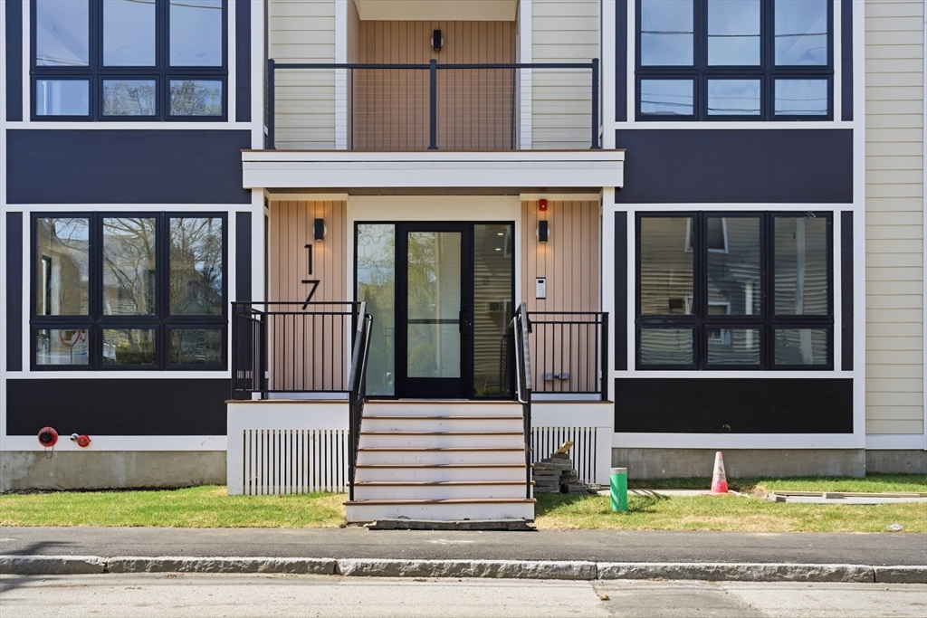 17 Holmes Street 101