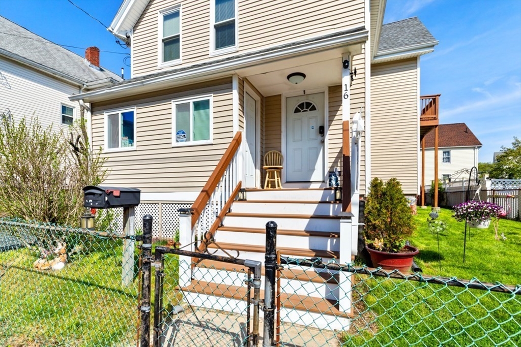 16 Hazelwood St