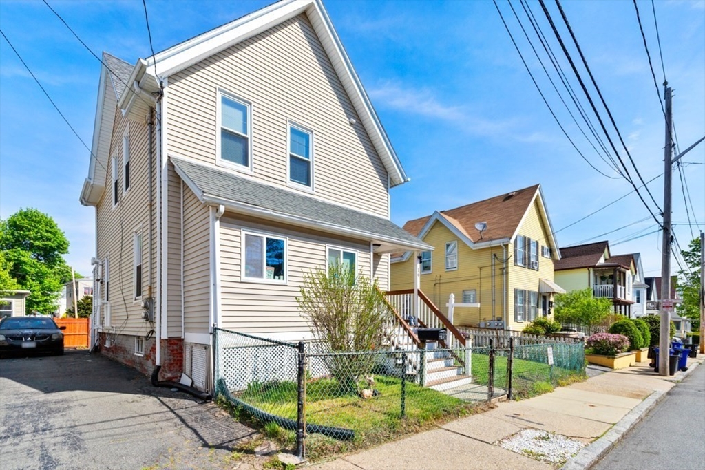 16 Hazelwood St