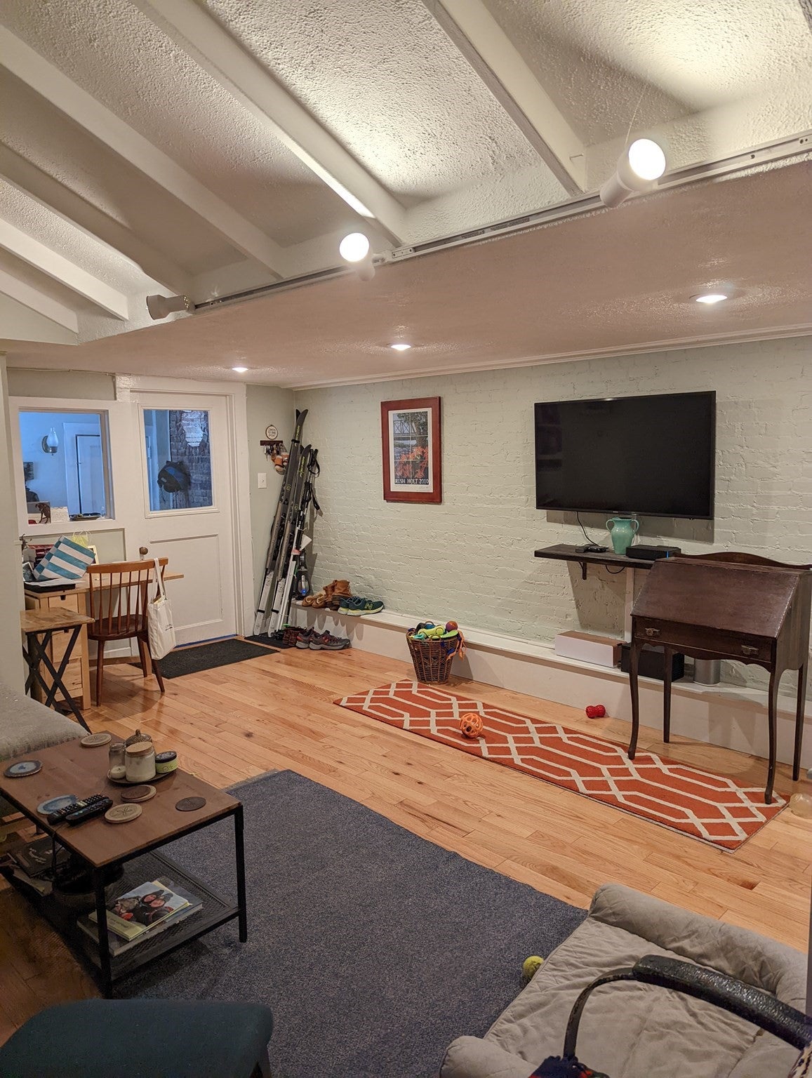 Click for 127 Bay State Road #G, Boston, MA slideshow Click for 127 Bay State Road #G, Boston, MA slideshow