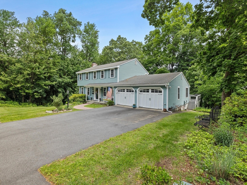 44 Old Colony Dr