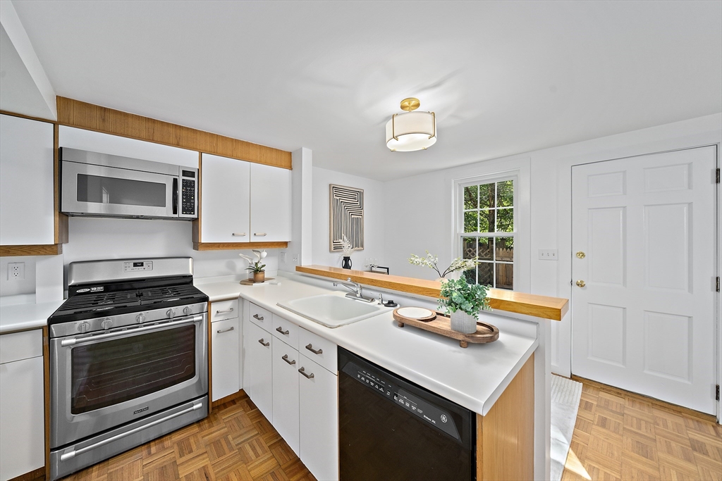 312 Hunnewell Street 1