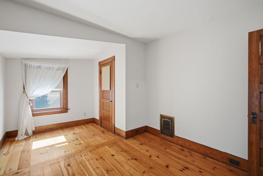 41 Cottage St, Amherst, MA, 41 Cottage St, Amherst, MA Photo #27