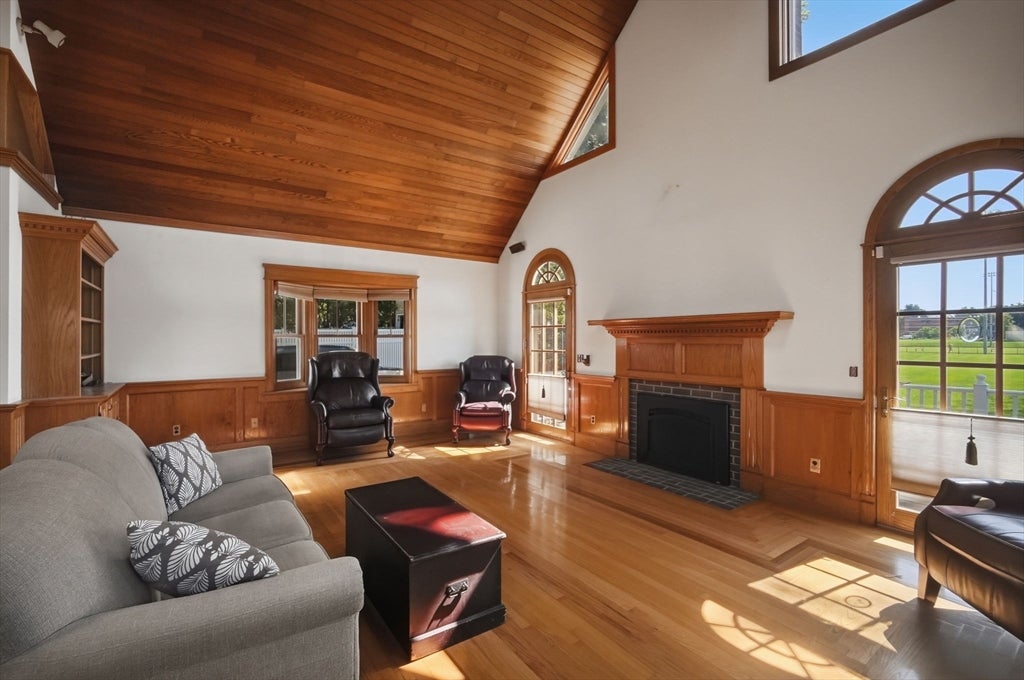 41 Cottage St, Amherst, MA, 41 Cottage St, Amherst, MA Photo #17