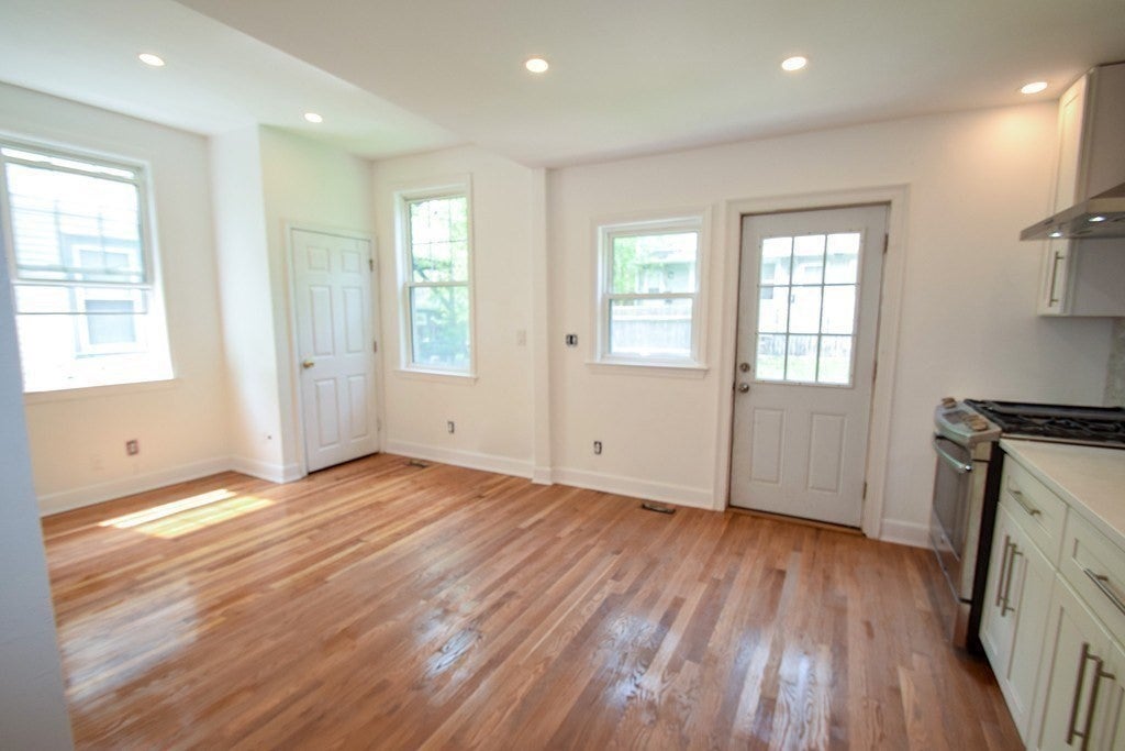 32 Cedar Street #left, Boston, MA, 32 Cedar Street #left, Boston, MA Photo #8