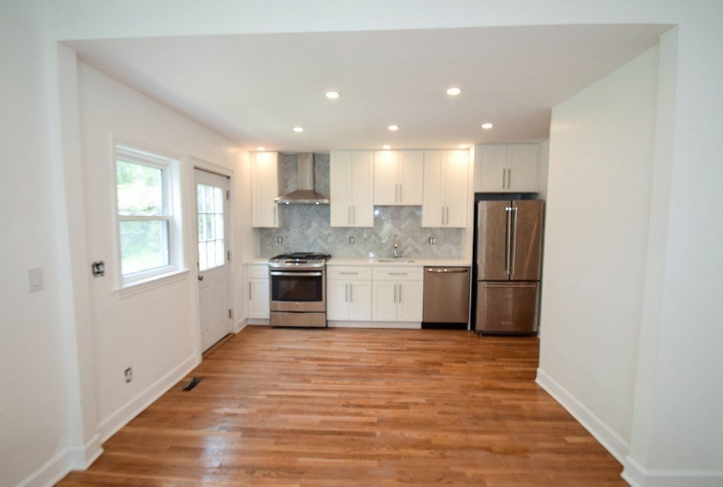 32 Cedar Street #left, Boston, MA, 32 Cedar Street #left, Boston, MA Photo #3