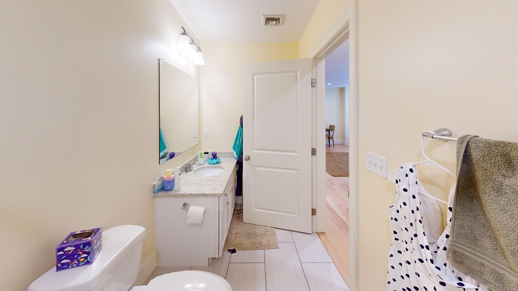 5165 Washington ST #7, Boston, MA Photo #12