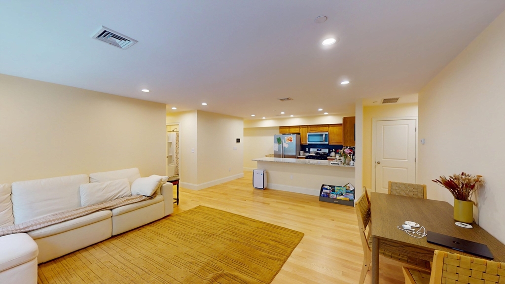 5165 Washington ST #7, Boston, MA Photo #1
