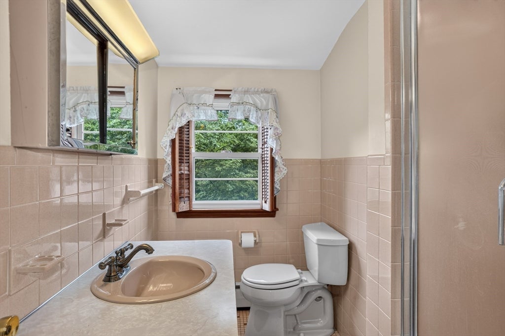 126 Arizona Ave, Holden, MA, 126 Arizona Ave, Holden, MA Photo #21