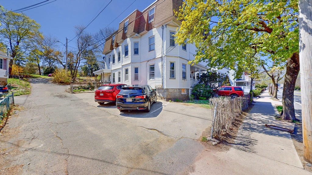 203 Centre St