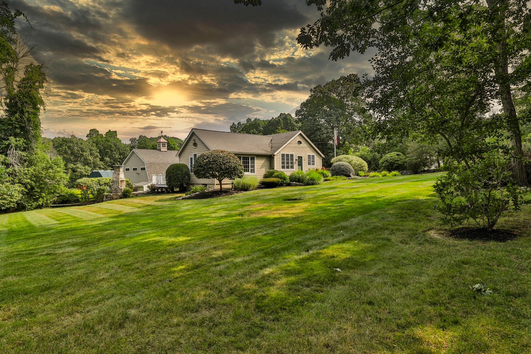 Click for 24 Browns Lane, West Newbury, MA slideshow Click for 24 Browns Lane, West Newbury, MA slideshow