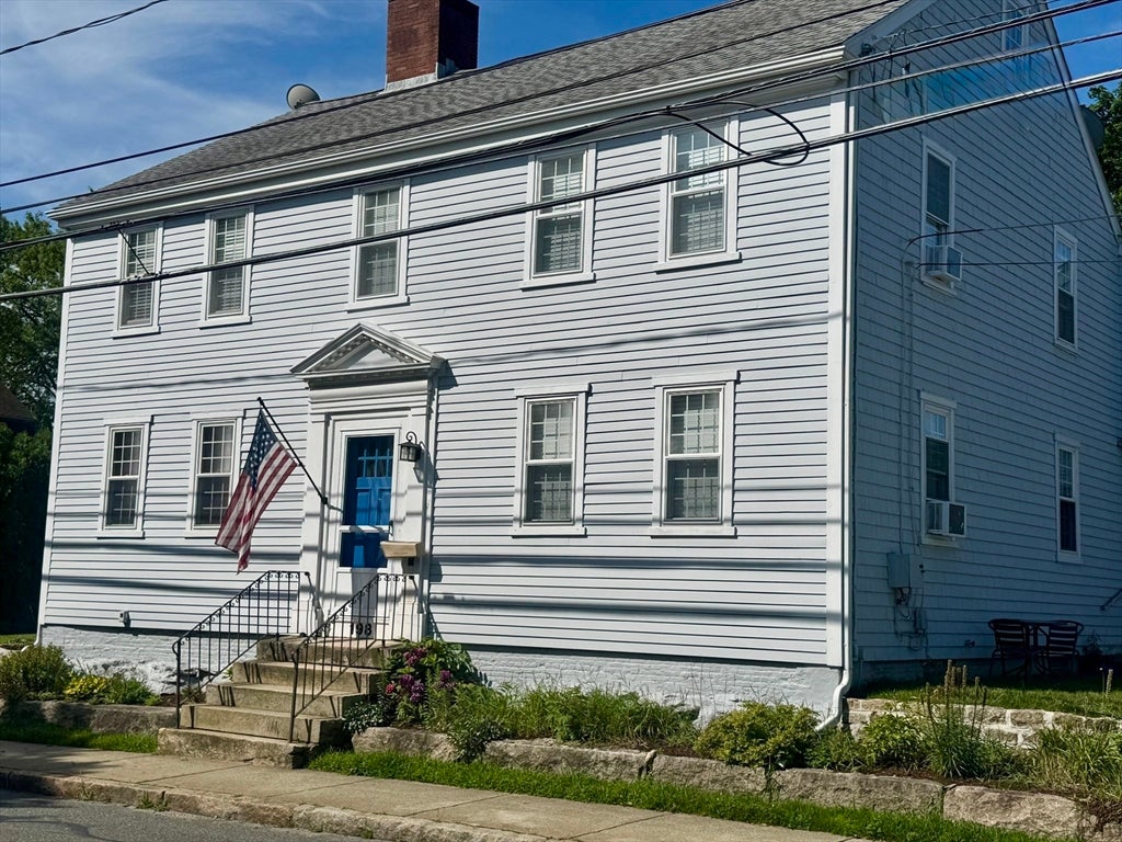 Click for 198 Main St 2 South, Fairhaven, MA slideshow Click for 198 Main St 2 South, Fairhaven, MA slideshow