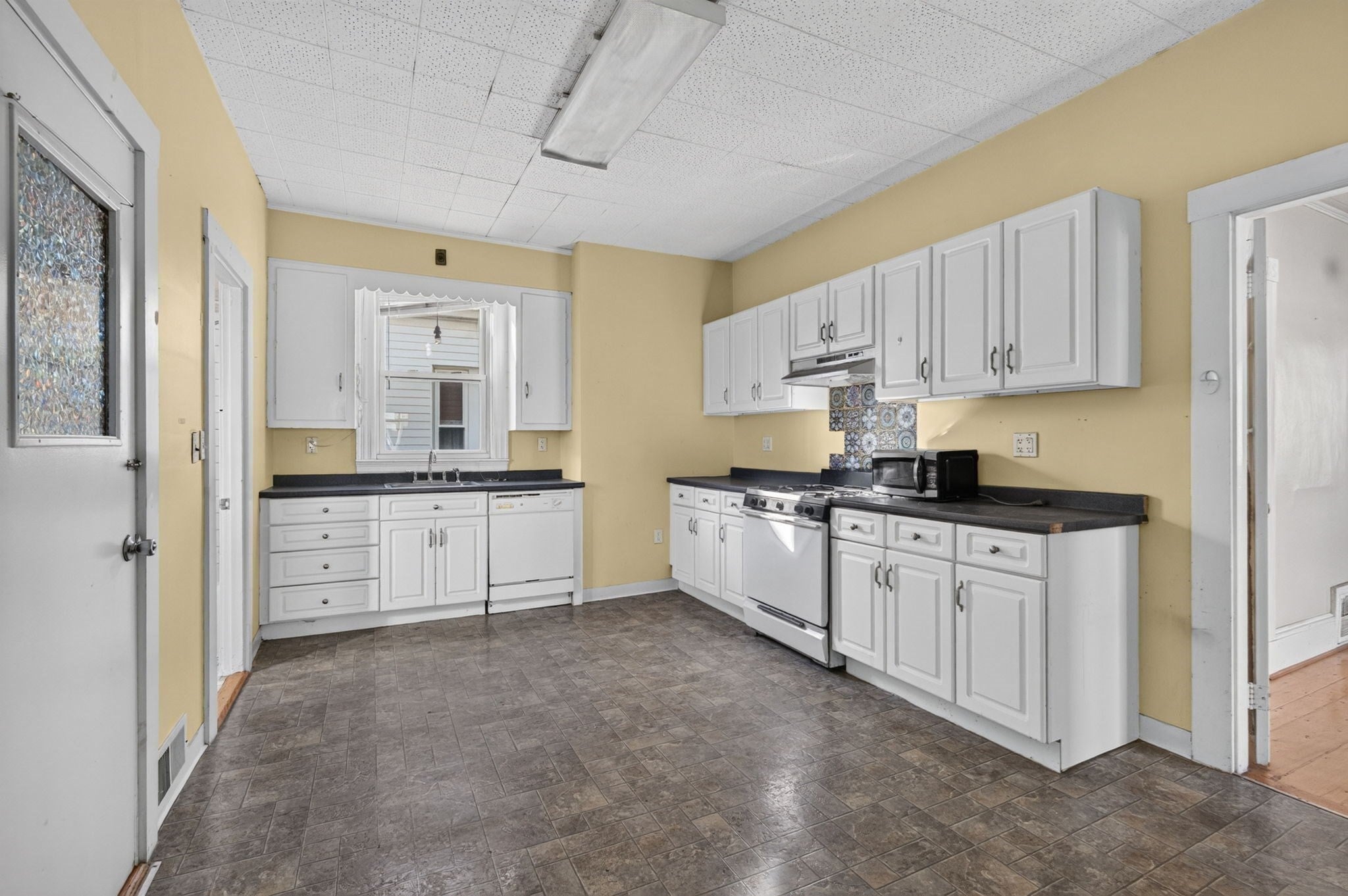 28 Gibbens St, Somerville, MA, 28 Gibbens St, Somerville, MA Photo #10