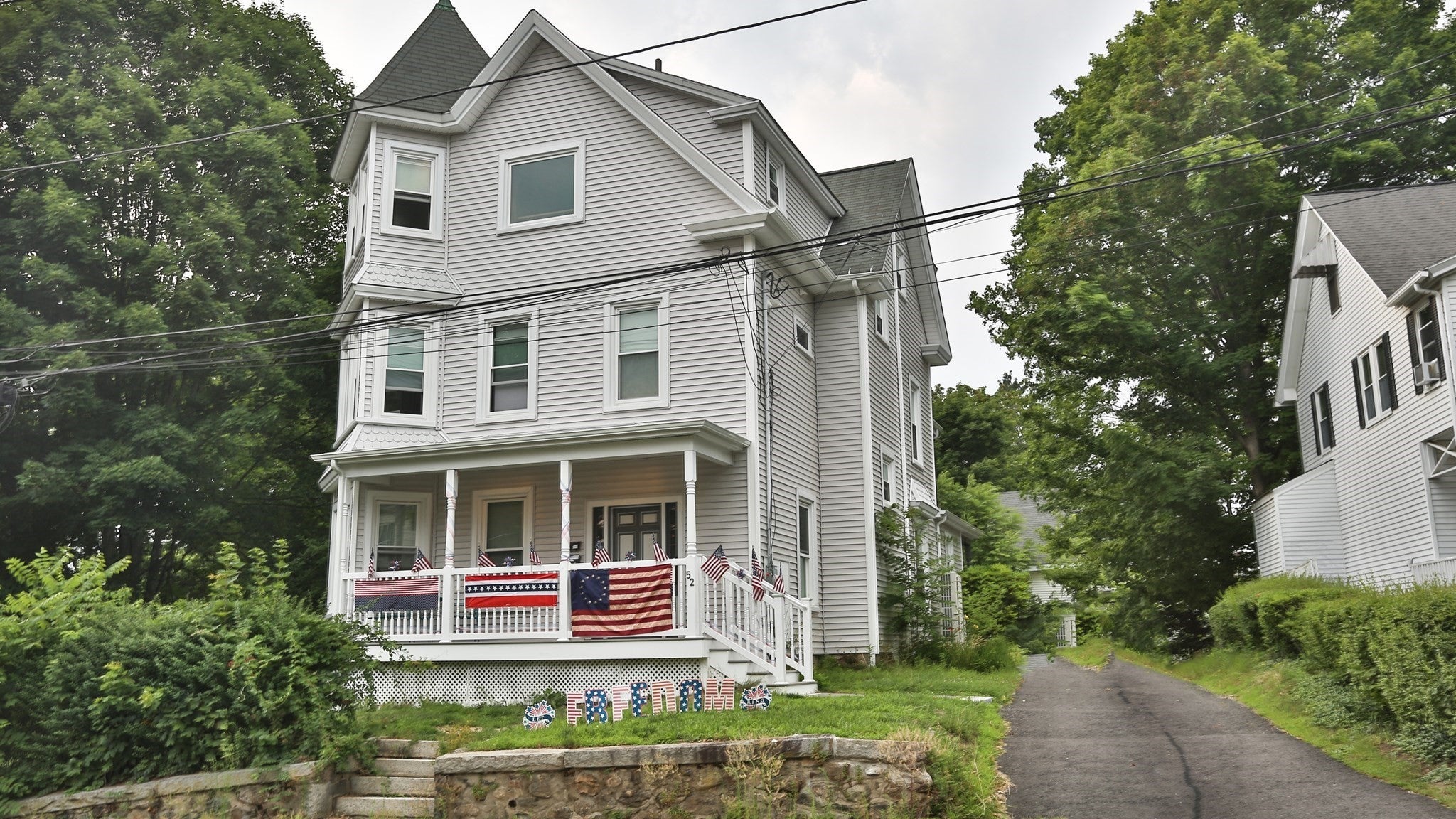 52 Shawmut Ave