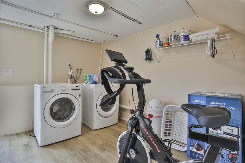 Haverhill, Massachusetts 01832, United States, 2 Bedrooms Bedrooms, ,2 BathroomsBathrooms,Residential,Active,232538