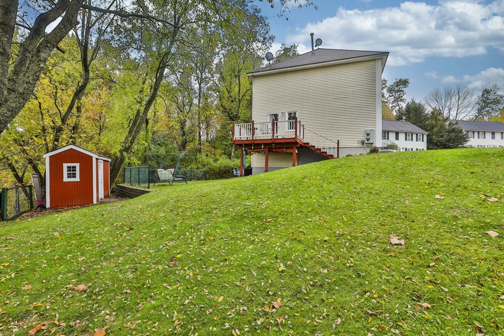 Haverhill, Massachusetts 01832, United States, 2 Bedrooms Bedrooms, ,2 BathroomsBathrooms,Residential,Active,232538