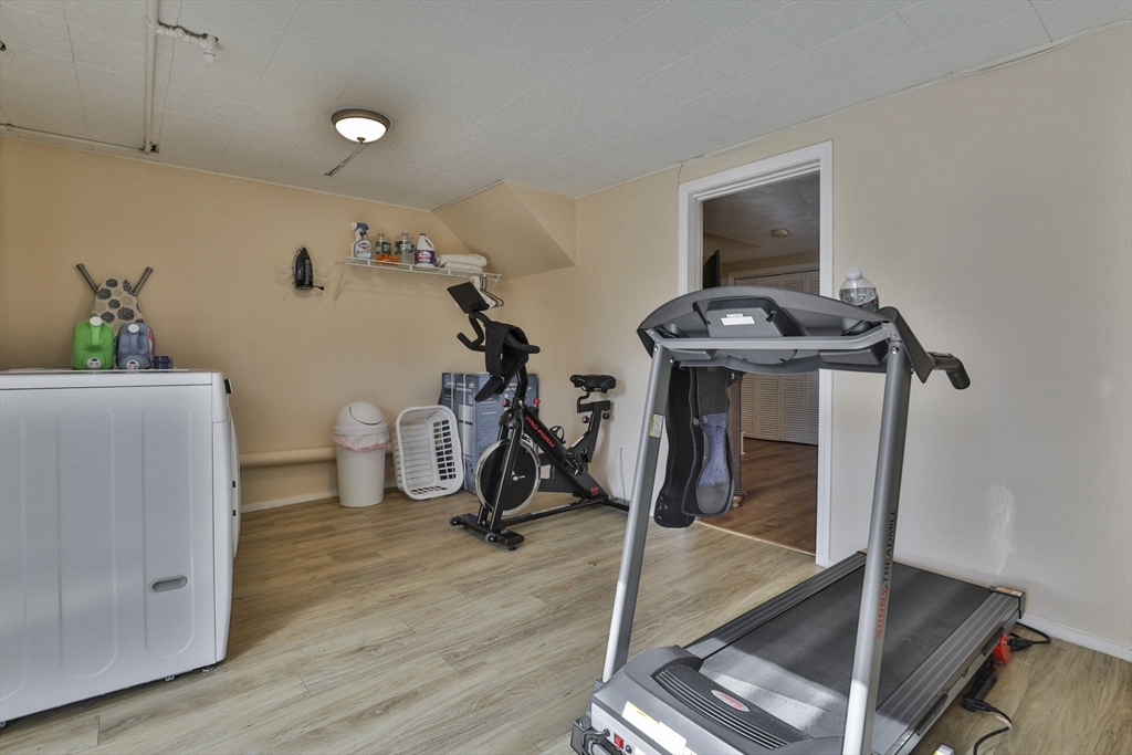 Haverhill, Massachusetts 01832, United States, 2 Bedrooms Bedrooms, ,2 BathroomsBathrooms,Residential,Active,232538