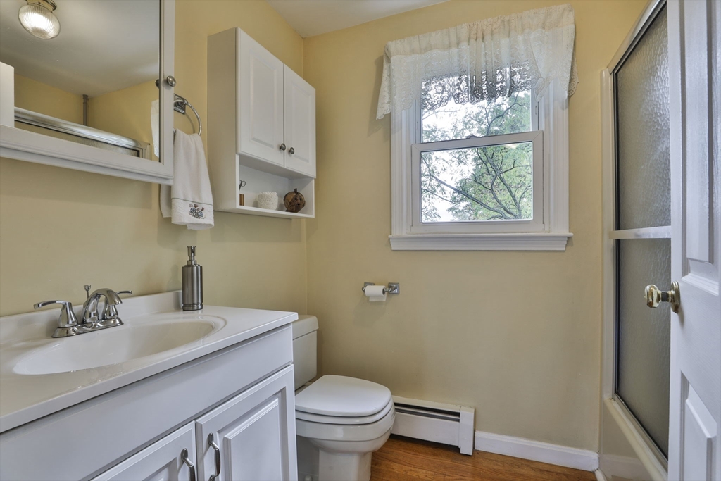 Haverhill, Massachusetts 01832, United States, 2 Bedrooms Bedrooms, ,2 BathroomsBathrooms,Residential,Active,232538