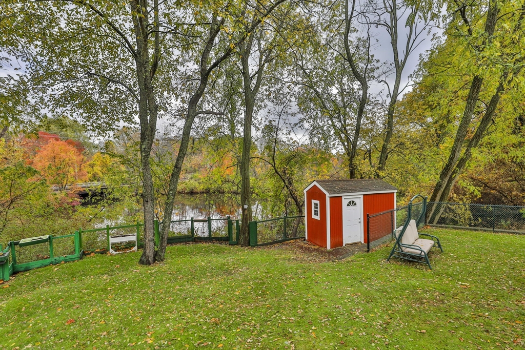 Haverhill, Massachusetts 01832, United States, 2 Bedrooms Bedrooms, ,2 BathroomsBathrooms,Residential,Active,232538