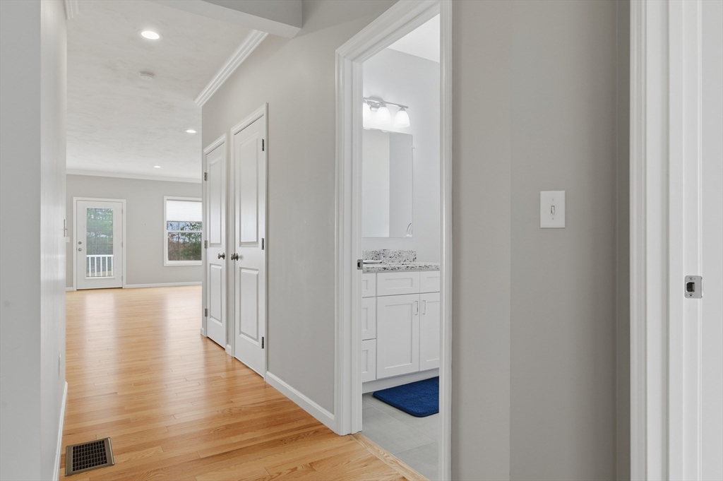 48 Crestwood Circle 26