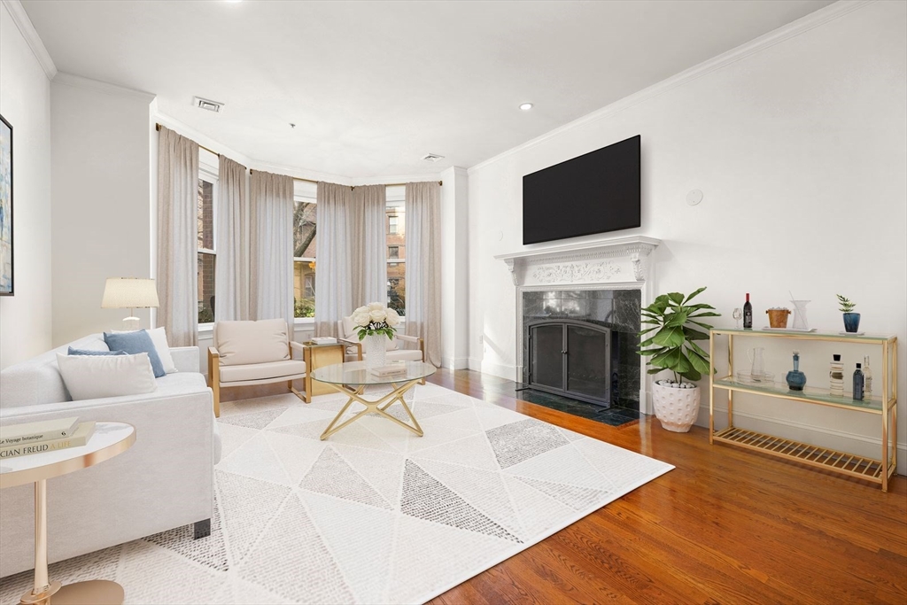 402 Marlborough St 2