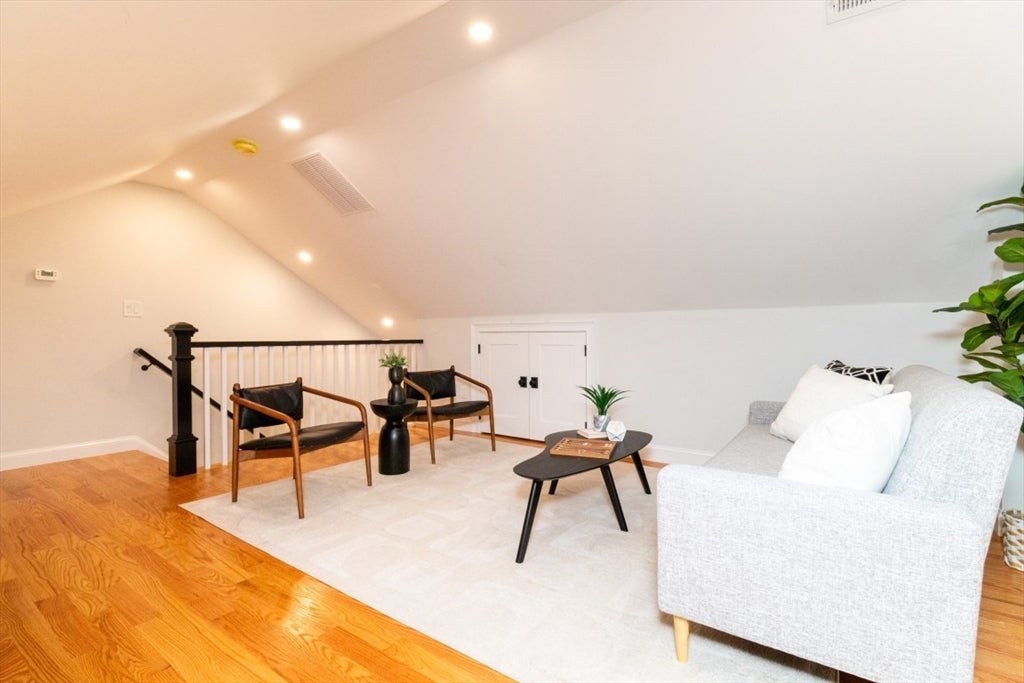 22 Bellevue St #2, Boston, MA Photo #28