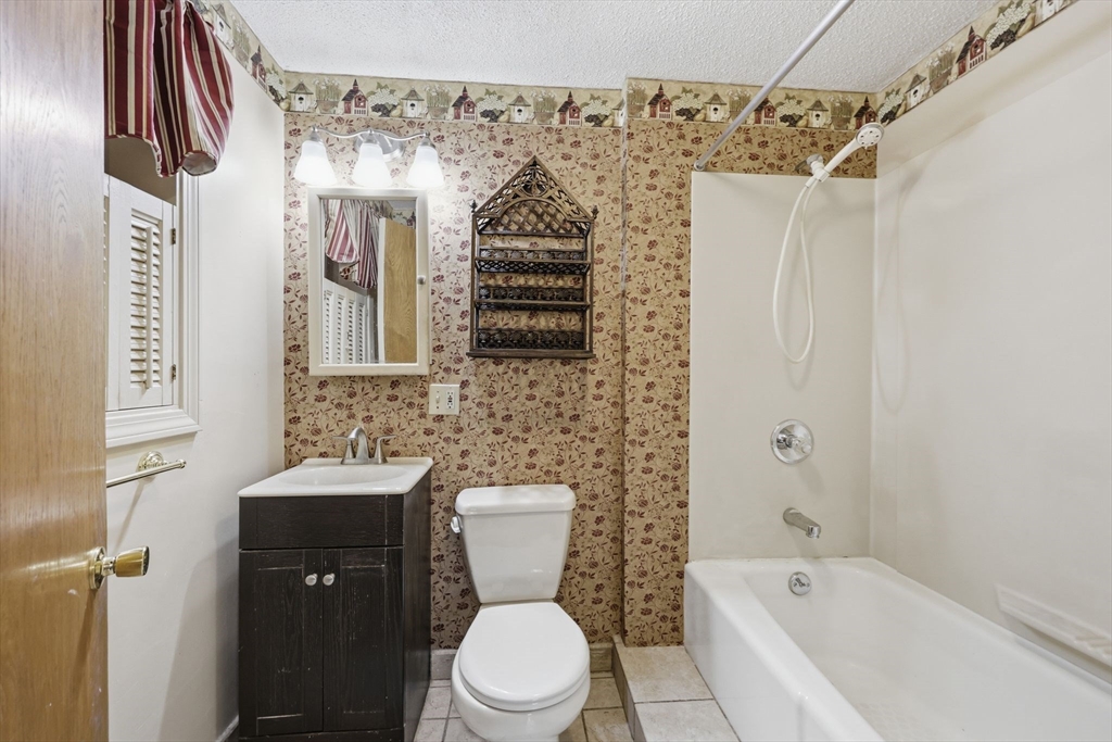 173 Newton St, South Hadley, MA, 173 Newton St, South Hadley, MA Photo #19