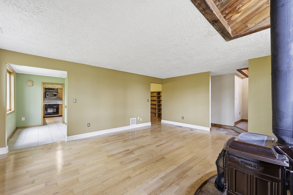 173 Newton St, South Hadley, MA, 173 Newton St, South Hadley, MA Photo #9