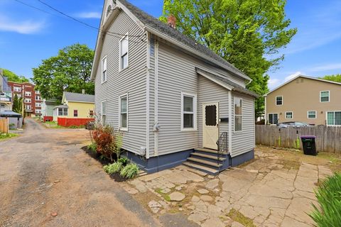 Photo of 9 Owens Pl, Holyoke, MA 01040 (MLS # 73514678)