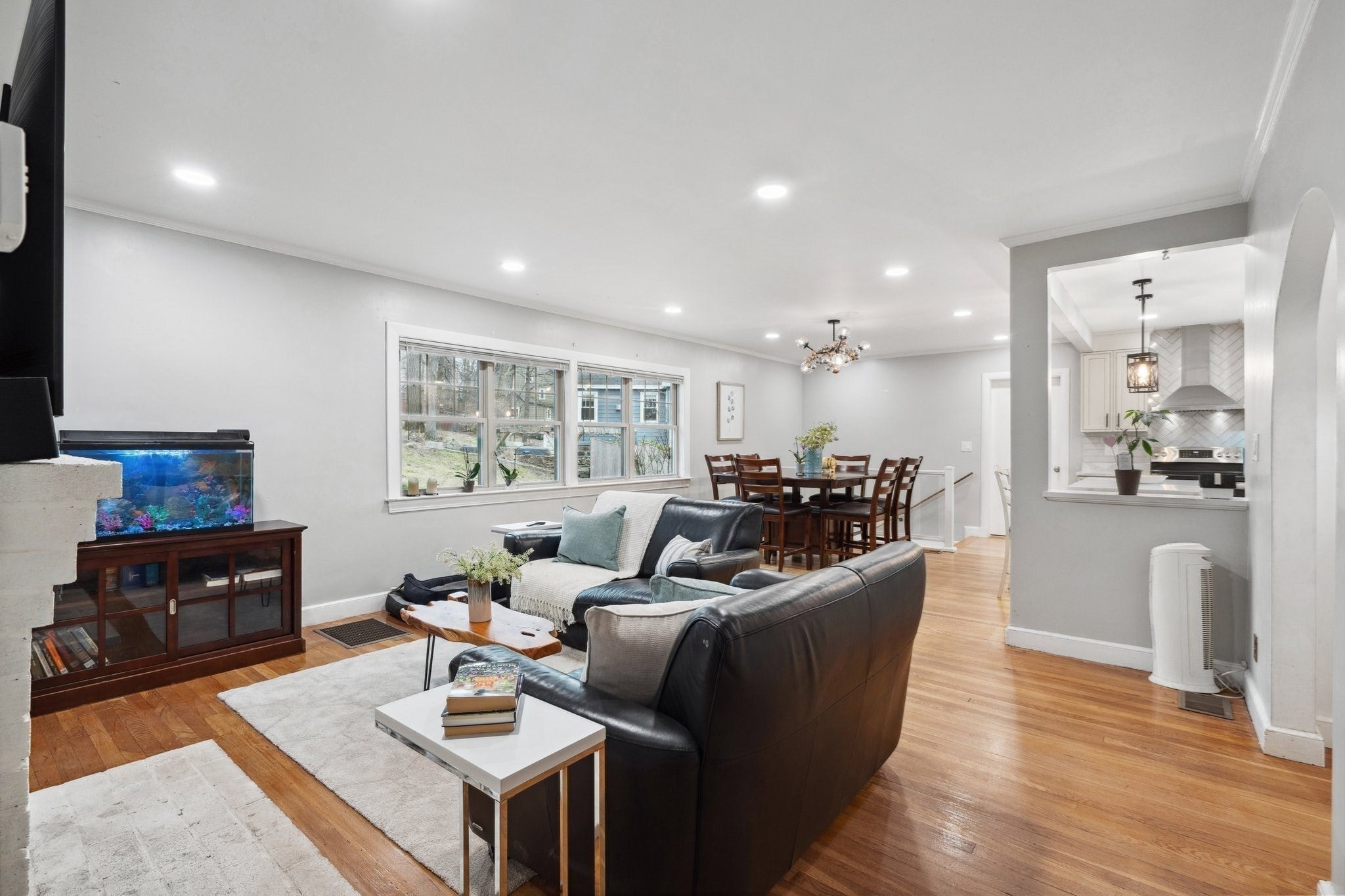 235 Forest St, Winchester, MA Photo #10