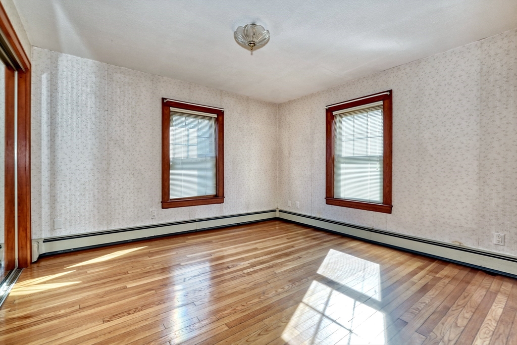 3-5 Dean St
