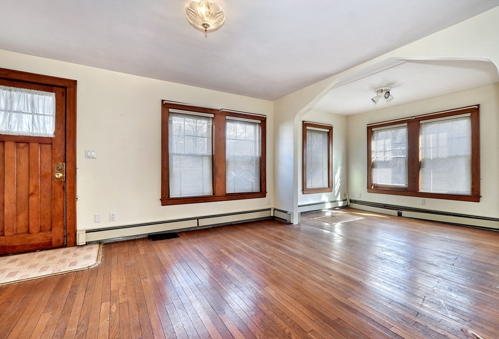 3-5 Dean St
