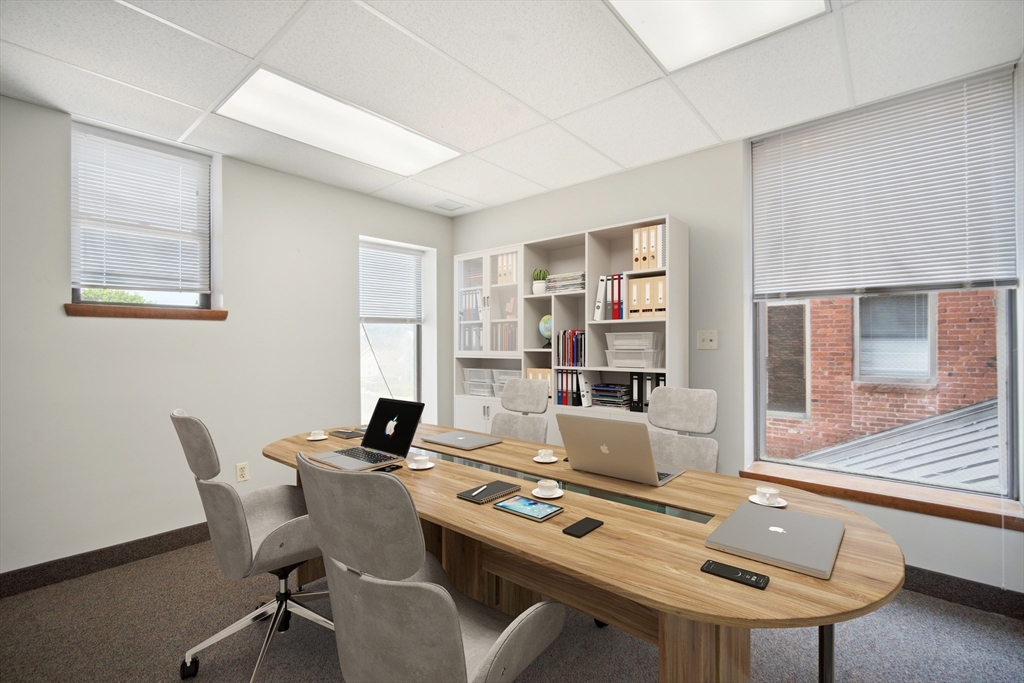 Springfield, Massachusetts 01103, United States, ,Residential,Active,76871