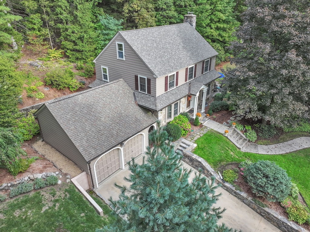 8 Old Colony Road