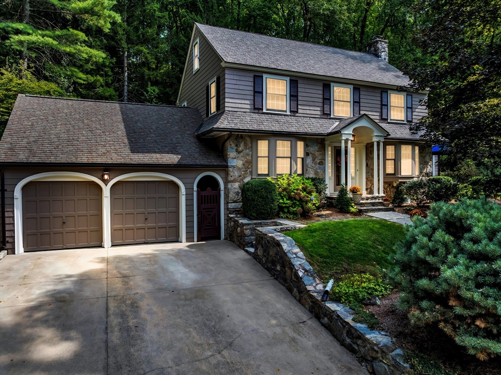 8 Old Colony Road