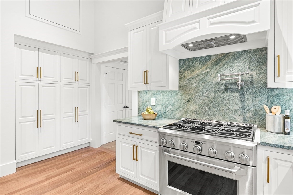 10 Viking Road, Winchester, MA Photo #19