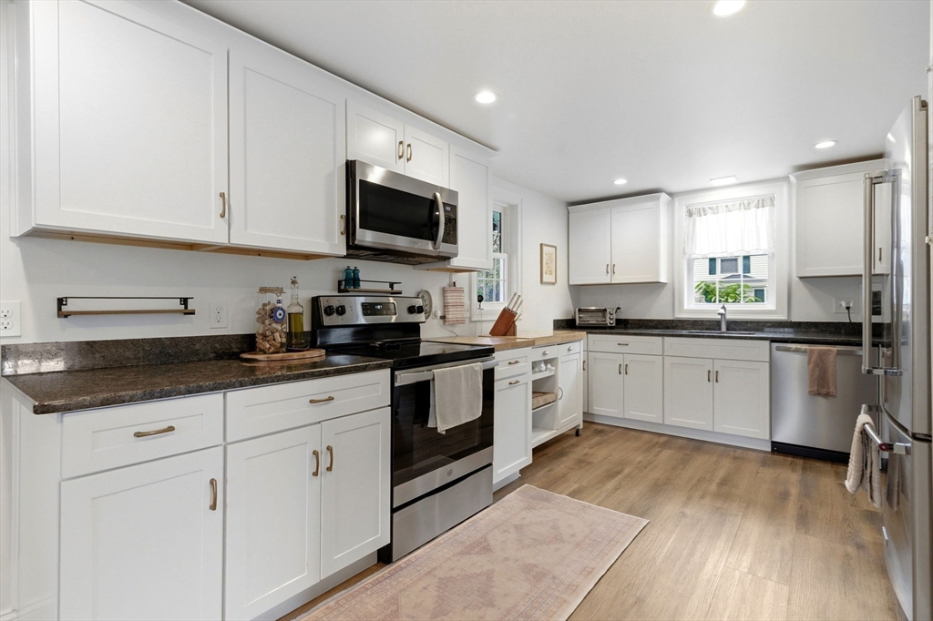 2 Pine Grove Rd