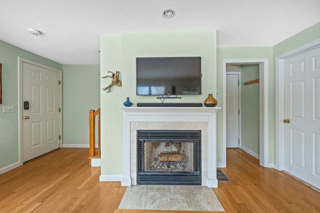 48 Harry Kemp Way Unit 2