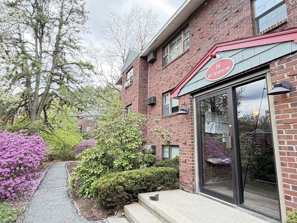 49 Spencer Rd 16H