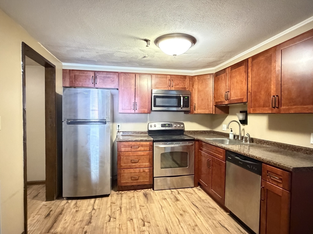 49 Spencer Rd 16H