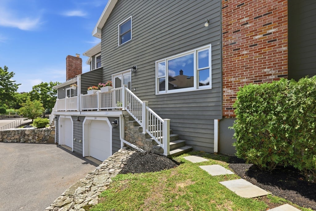 28 Carnation Cir #C, Reading, MA Photo #2