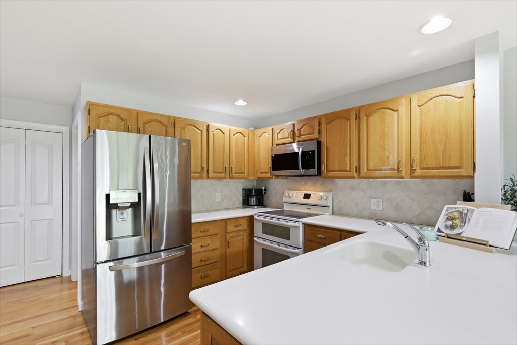 28 Carnation Cir #C, Reading, MA Photo #15