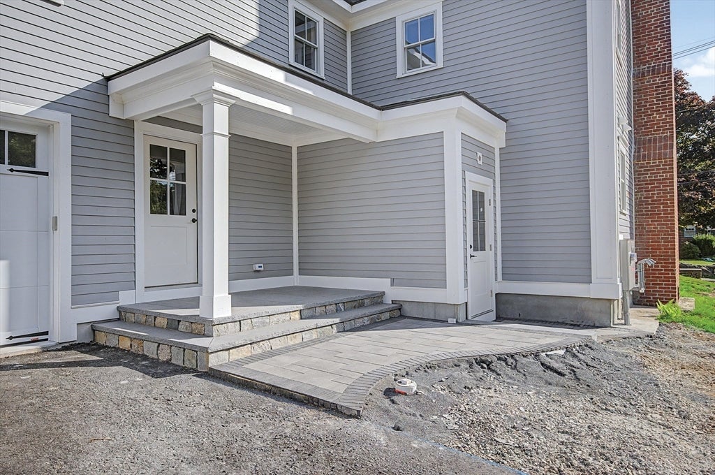 27 Ash St