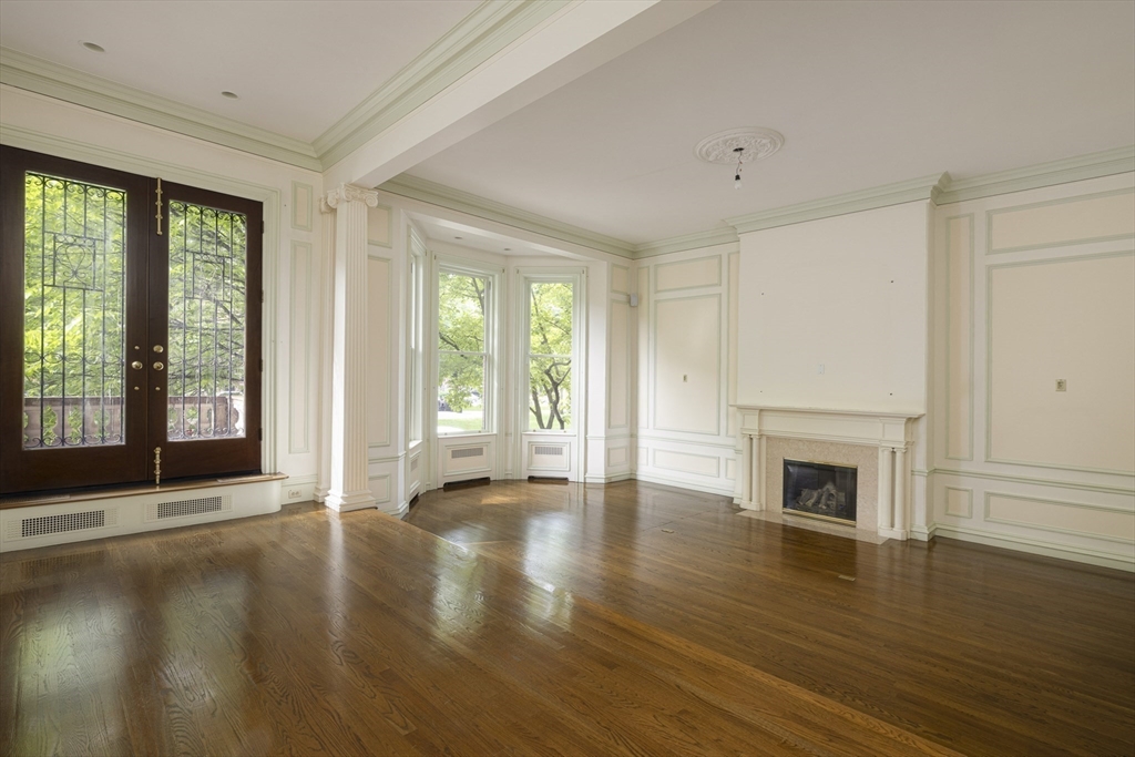 129 Commonwealth Avenue
