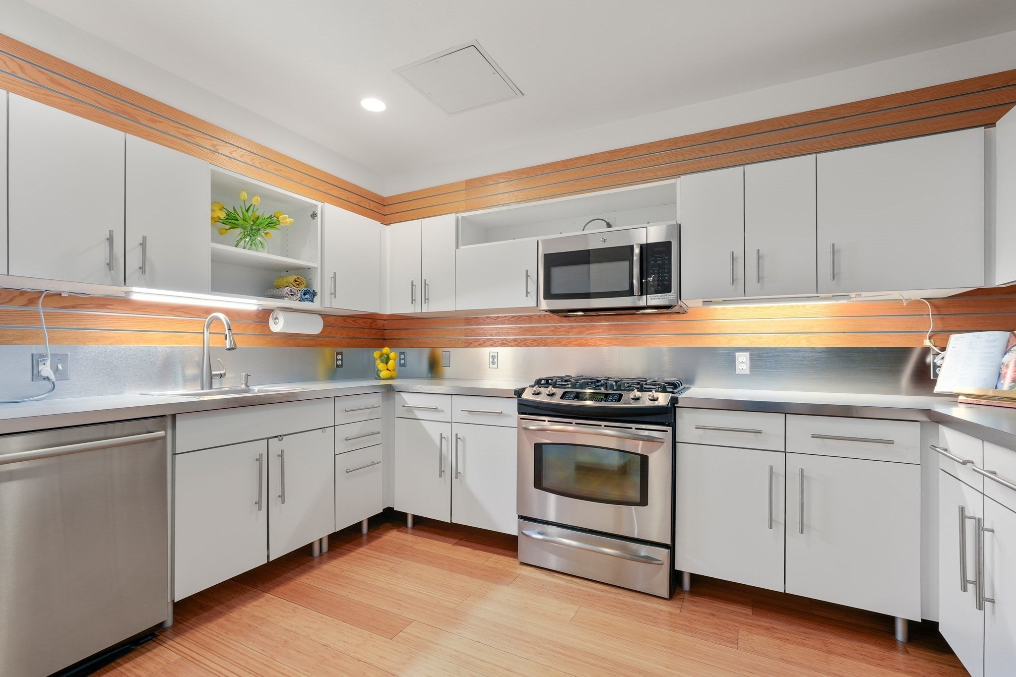 251 Heath St 217
