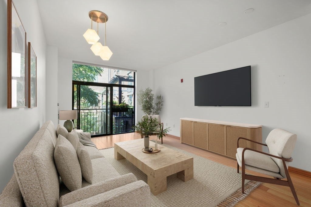 251 Heath St 217
