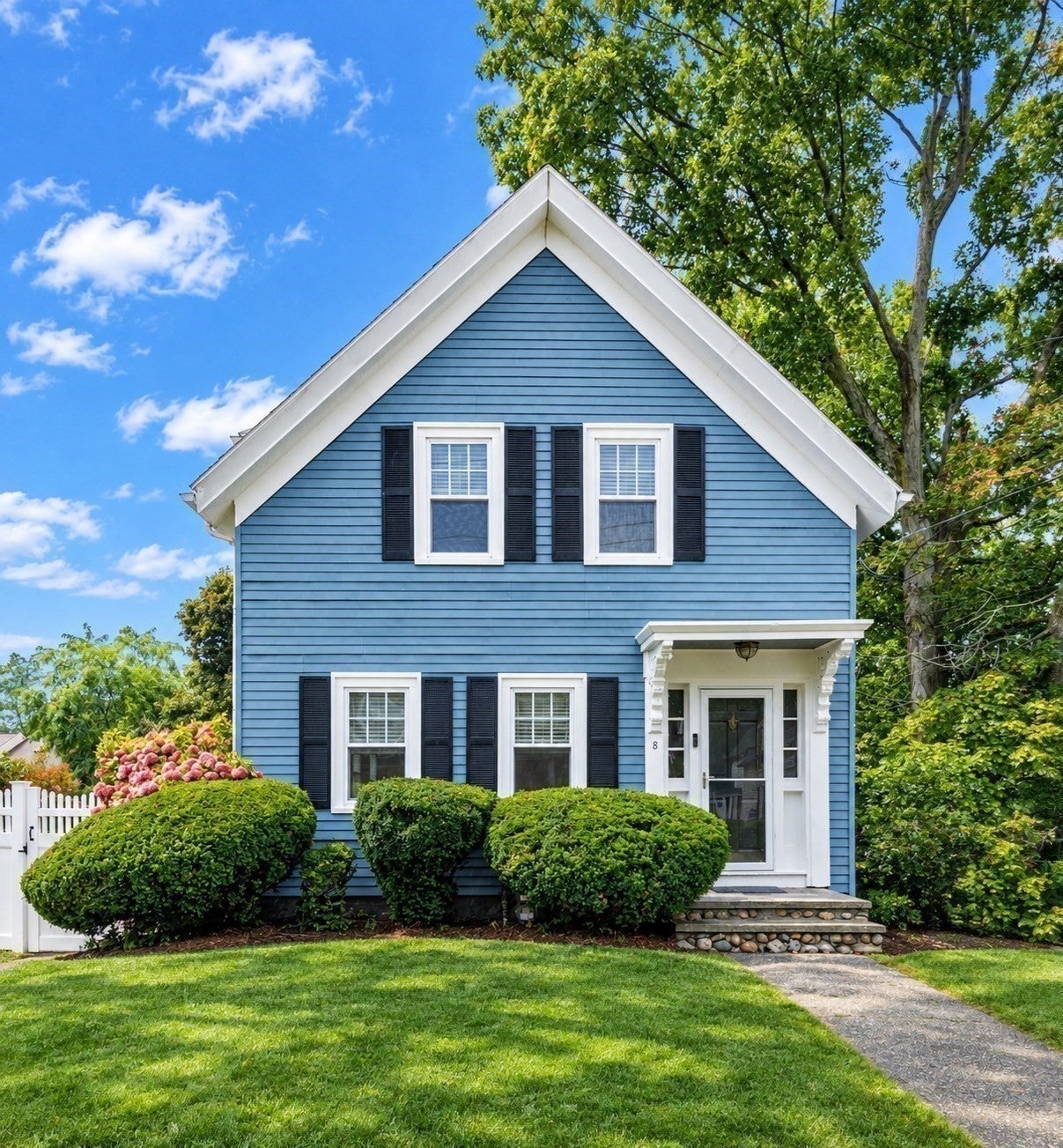 Photo of 8 Washington Street, Stoneham, MA