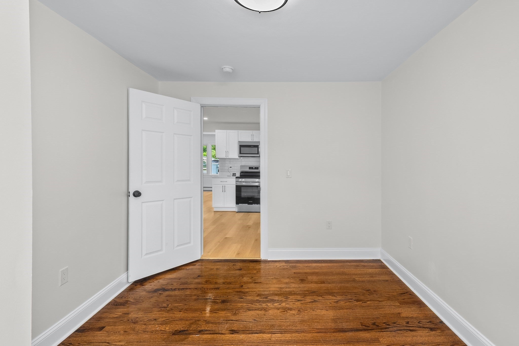 90 W Carpenter St, Attleboro, MA Photo #8